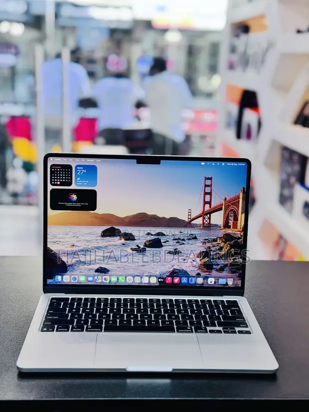 Apple MacBook Air 2025 M4 16GB RAM 512GB SSD - 1