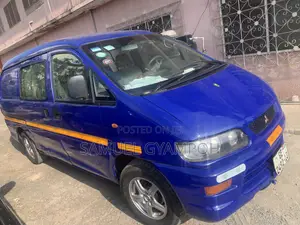Mitsubishi L300 Van 2002 Blue