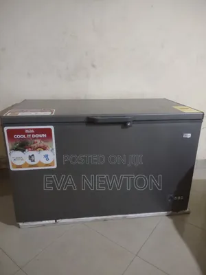 Zara Chest Freezer 392L - Used 1 Week