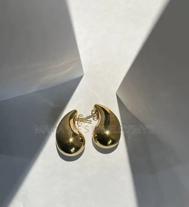 Chunky Gold Waterdrop Statement Earrings - 1
