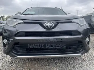 2018 Toyota RAV4 XLE SUV AWD