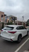 2022 Toyota Highlander XLE White - 2