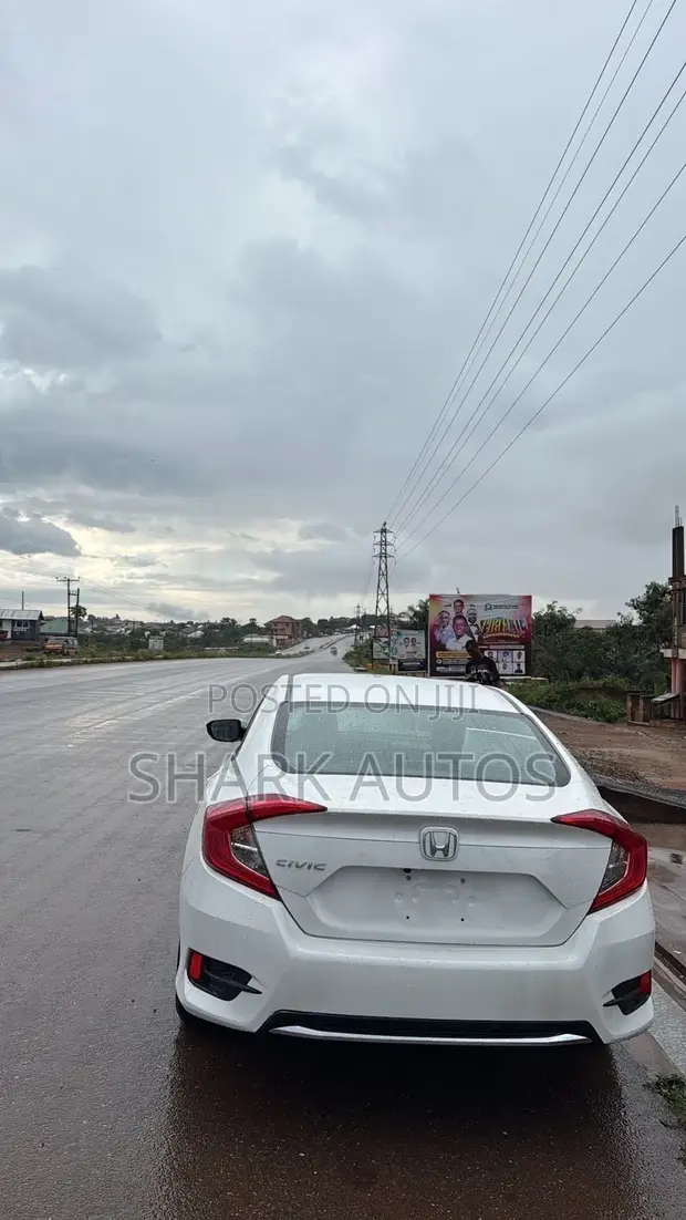 Honda Civic 2019 White - 1