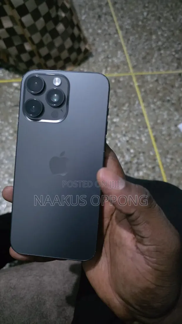 Apple iPhone 15 Pro Max 512GB Gray - 1
