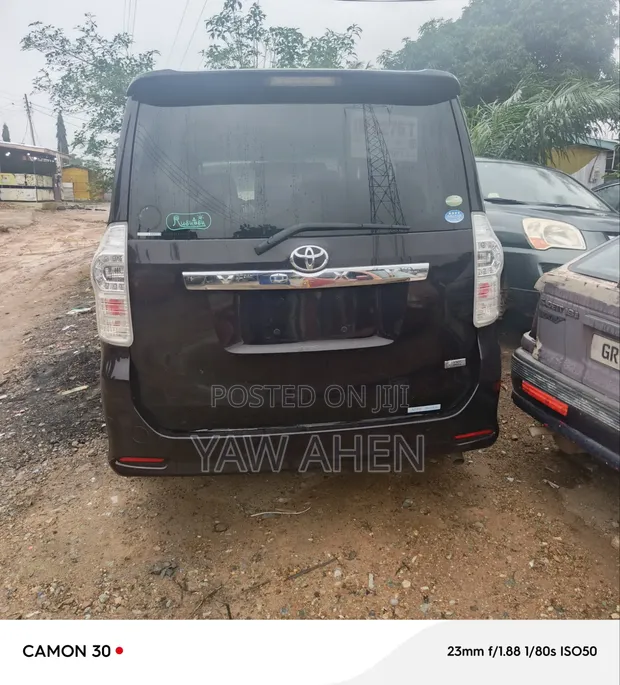 Toyota Voxy 2013 Gray - 1