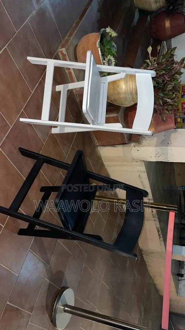 Gladiator Chairs for Rent - 1