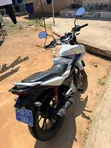 Honda CB 2012 White - 3