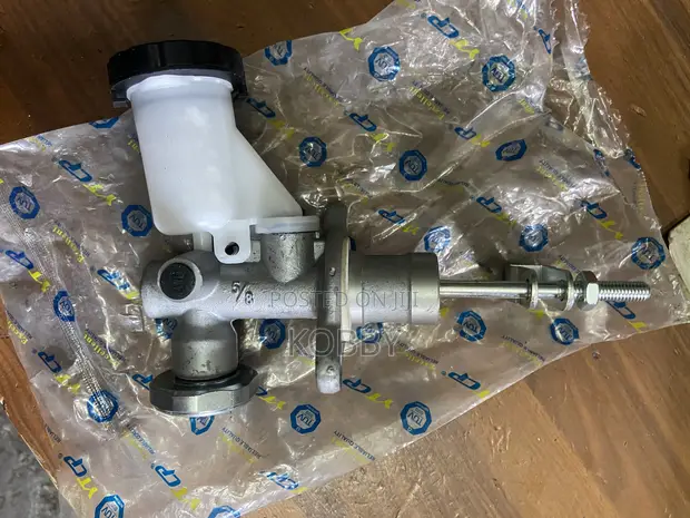 Nissan Hardbody/D22/NP300/Frontier/Navara Clutch Master Cylinder - 1