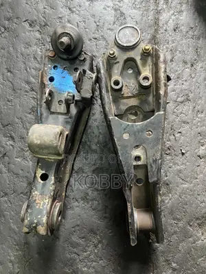 Toyota Hiace Lower Arm Complete - Japan/Korea Used