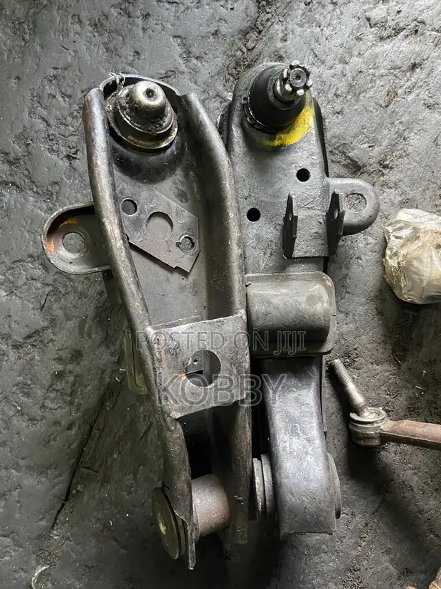 Hyundai Grace / H100 Lower Control Arm (1998-2018) - Korea Used - 1