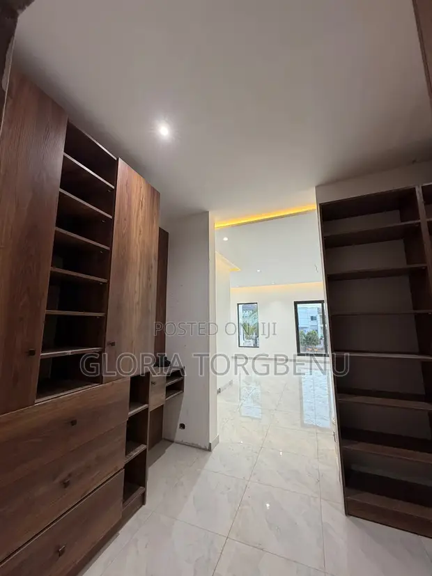 4 Bedroom House with BQ in Ashaley Botwe for Sale - 1