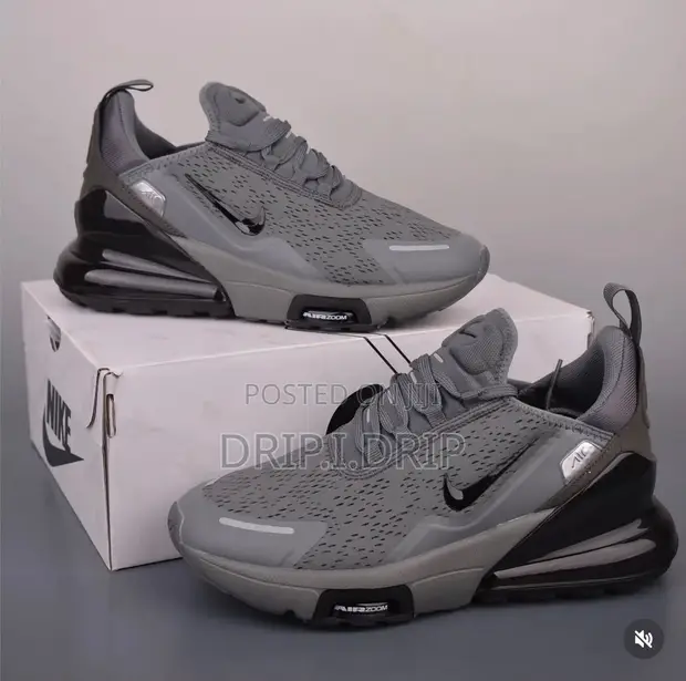 Nike Air Max 270 Trainers - 1