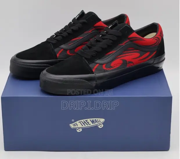 Vans "Off the Wall" Classic Sneakers - 1