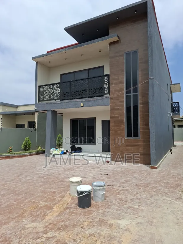 4-Bedroom Duplex for Sale in Kent Homes, Accra Metropolitan - 1