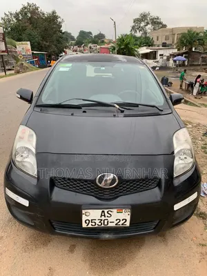 Toyota Vitz 1.5 FWD 5dr Hatchback 2010 Black