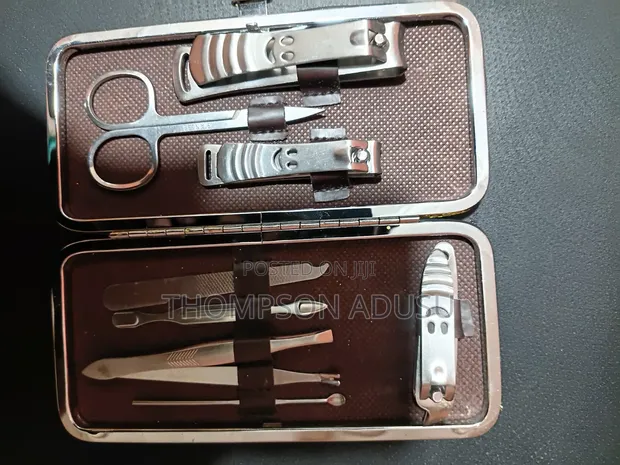 Portable Manicure Set - 1