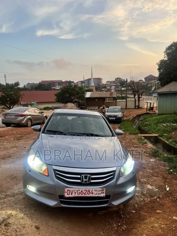 Honda Accord 2.2 DTEC Sedan Automatic 2012 Silver - 1