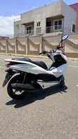 Honda PCX 150cc Scooter 2016 White - 4