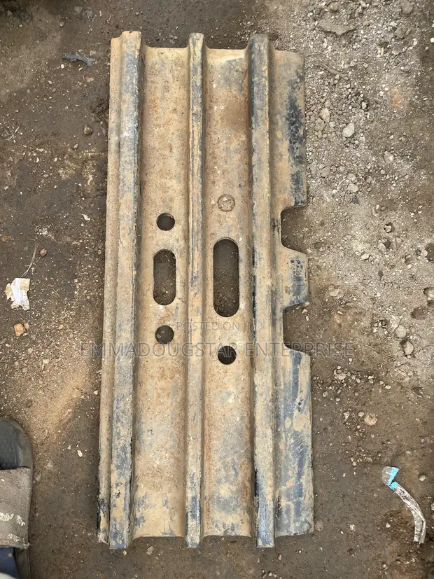 CAT 320/330 Track Shoe - 1