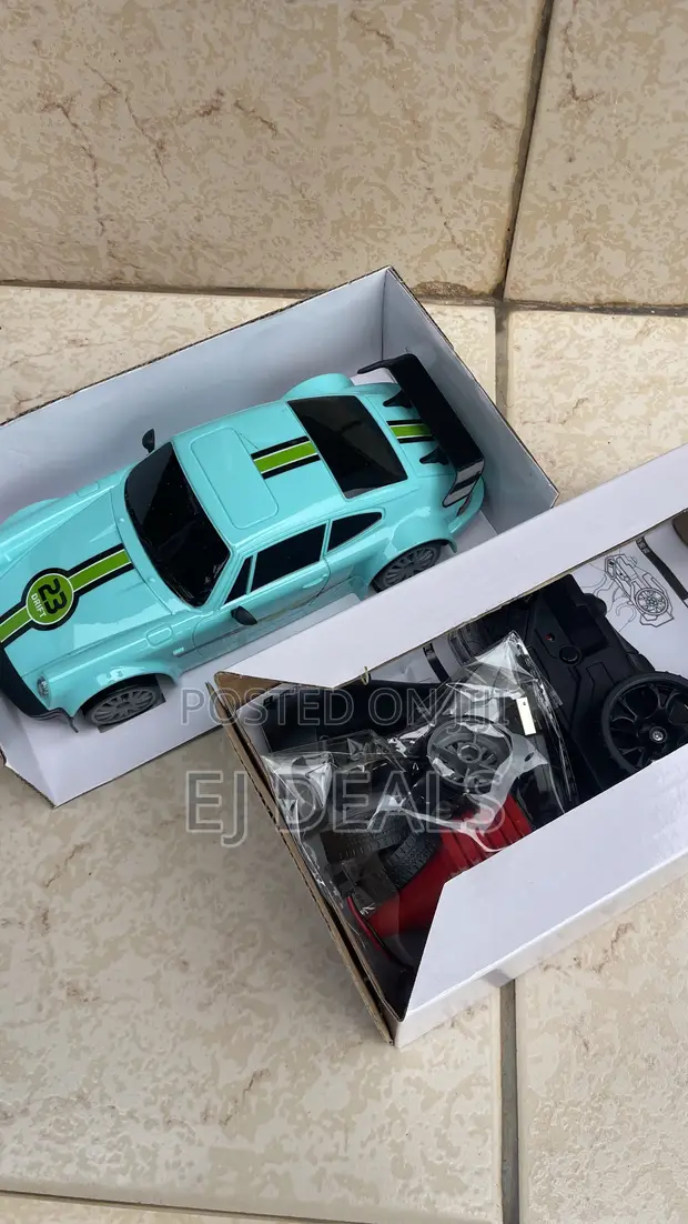 Kiddology 4WD Remote Control Car - 1