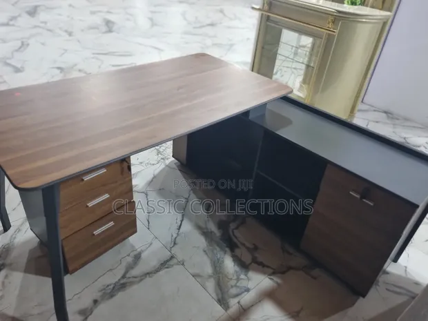 L-Shaped Executive Office Desk - 1.6m - 1