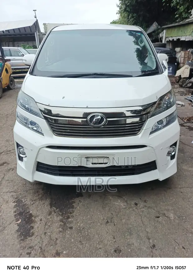 Toyota Vellfire 2013 White - 1