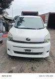 Toyota Voxy 2013 White - 2