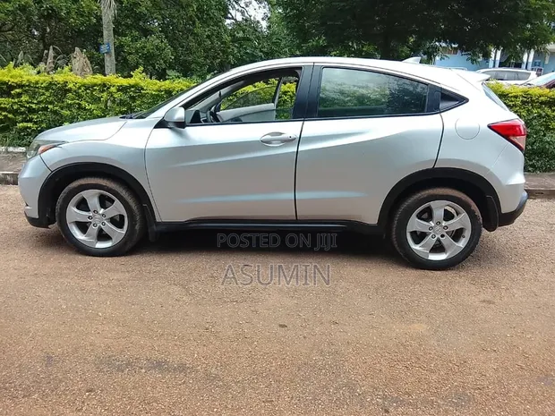 2018 Honda HR-V EX-L w/Navigation FWD SUV - 1