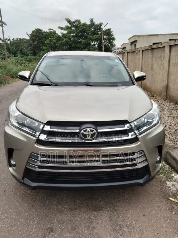 Toyota Highlander 2018 Gold - 1