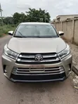 Toyota Highlander 2018 Gold - 1