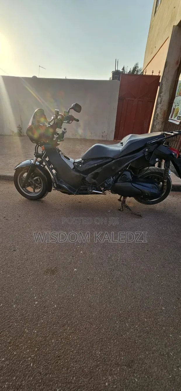 Honda Hornet 2018 Black - 1