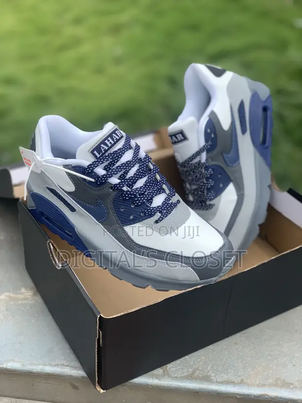 Original Nike Air Max Sneakers - 1