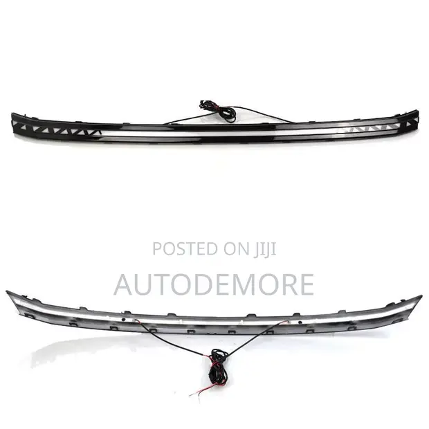 Hyundai Elantra 2023-25 Front Grille Center Daytime Running Lights - 1