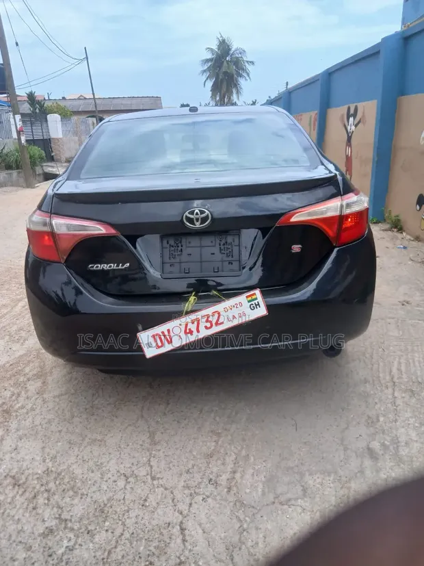 Toyota Corolla 2016 Black - 1