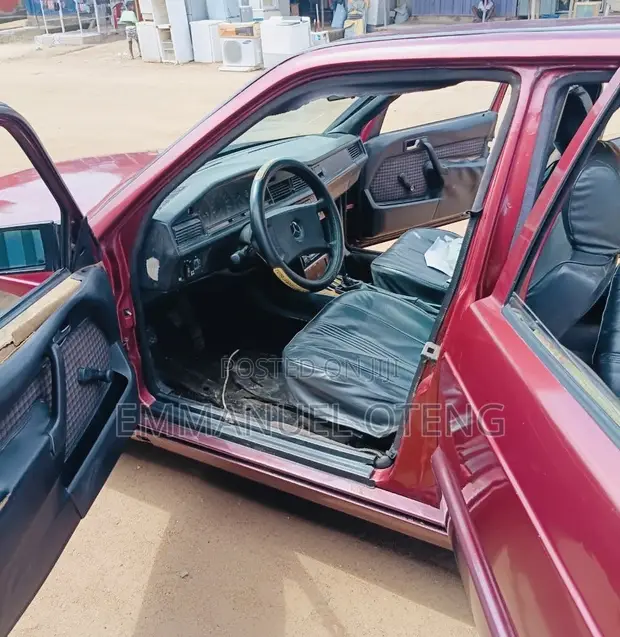 Mercedes-Benz 190E 2001 - 1