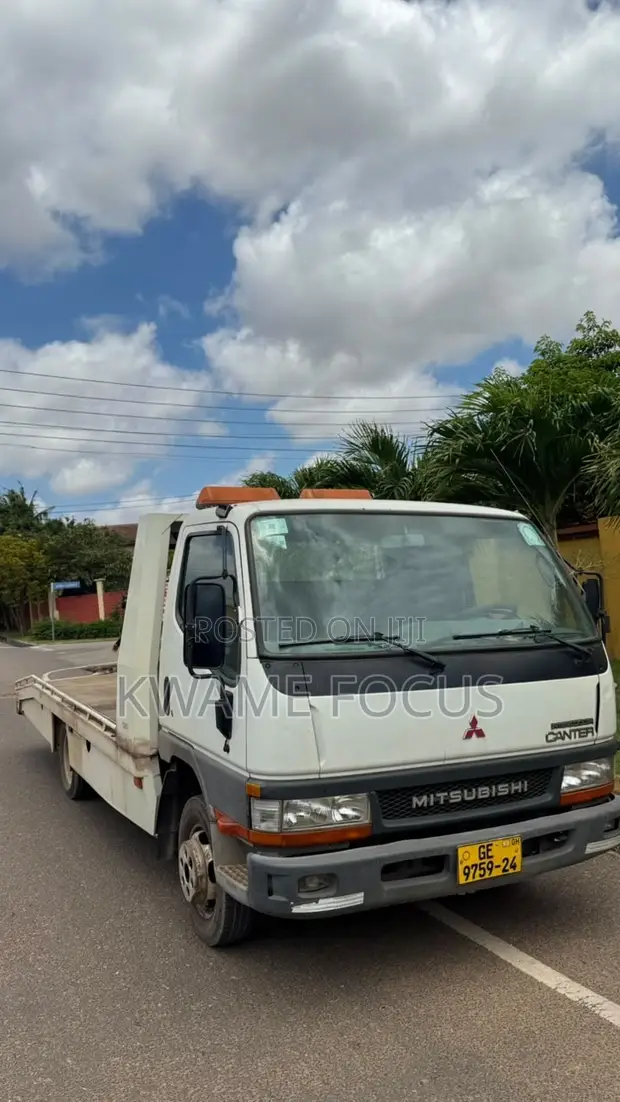 Mitsubishi Canter Tow Truck 2015 White - 1