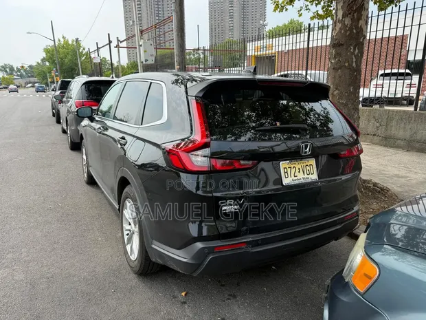 Honda CR-V EX AWD 2023 Black - 1