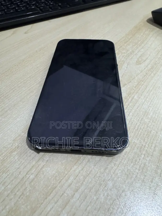 Apple iPhone 14 128GB - 1