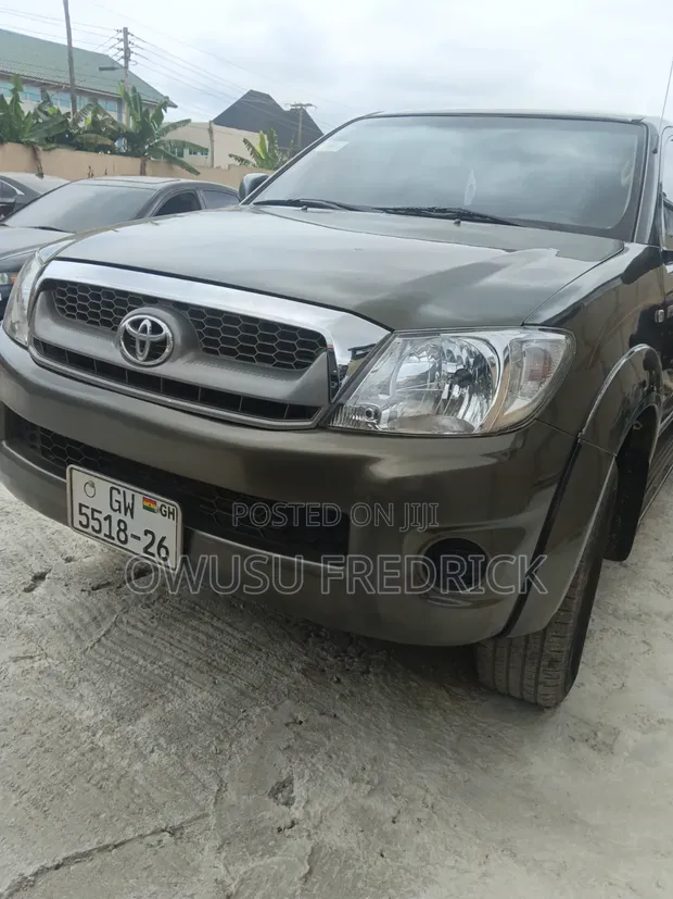 Toyota Hilux 2010 - 1
