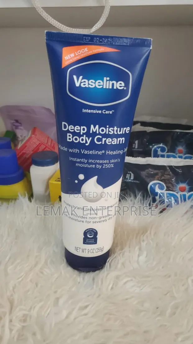 Vaseline Intensive Care Deep Moisture Body Cream 255g - 1