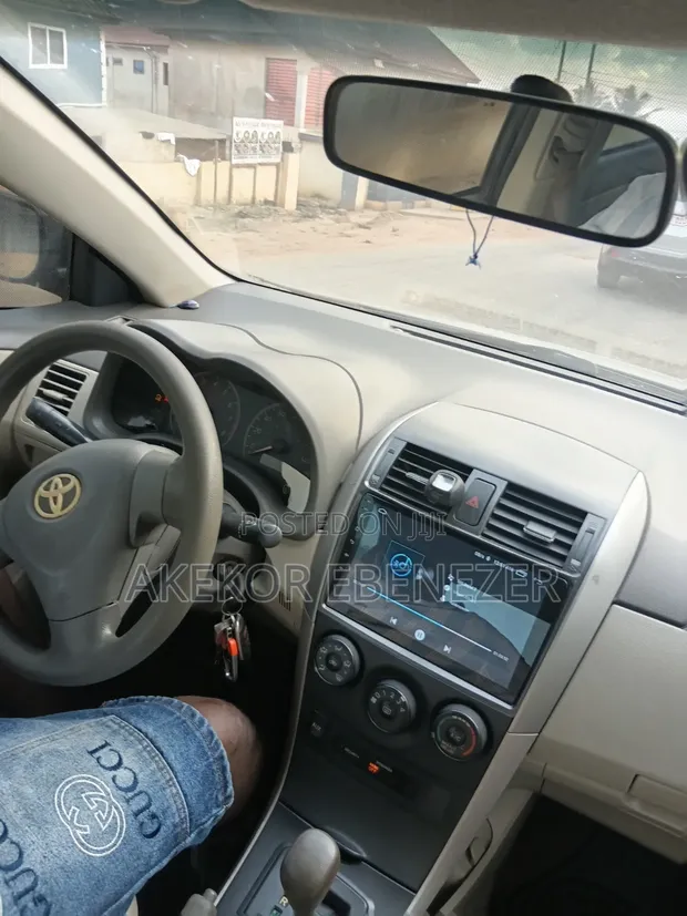 Toyota Corolla 2010 Gray - 1
