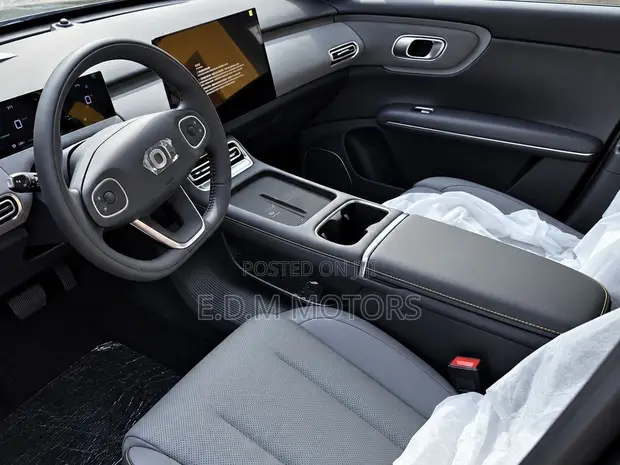 2025 Changan Quiyuan Q05 Max Pure Electric - 1