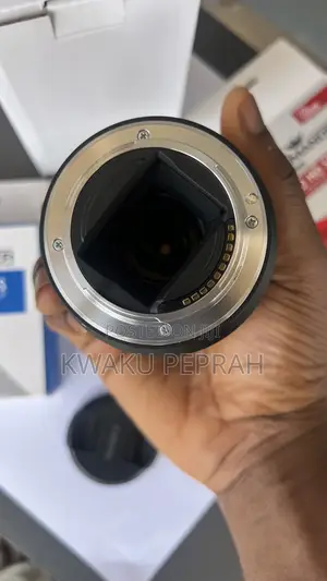 Sony E-Mount 28-70mm f/3.5-5.6 OSS Lens