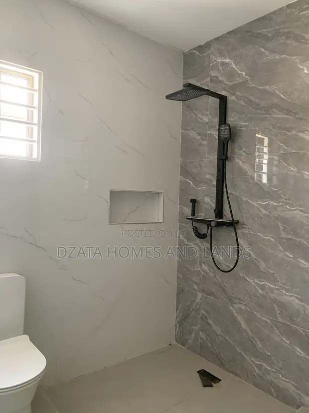 3 Bedroom House for Rent in Manet, Spintex - 1