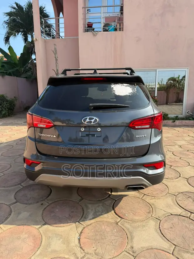 2018 Hyundai Santa Fe SE FWD Gray - 1