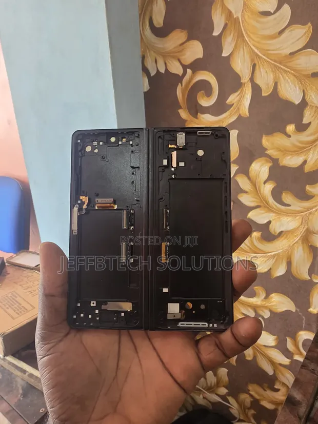 Samsung Fold 4 Inner Screen - Brand New - 1