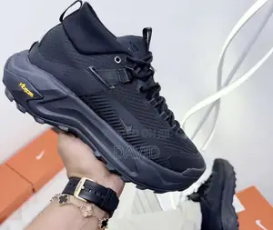 Nike ACG Mountain Fly Low Sneakers