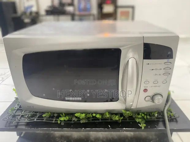 UK Used Microwaves - 23L with Grill - 1