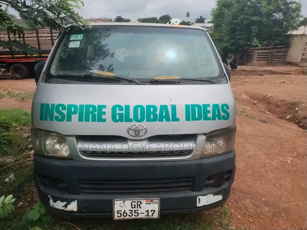 Toyota HiAce 2012 Silver - 1