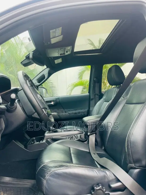Toyota Tacoma TRD Sport 2019 Gray - 1